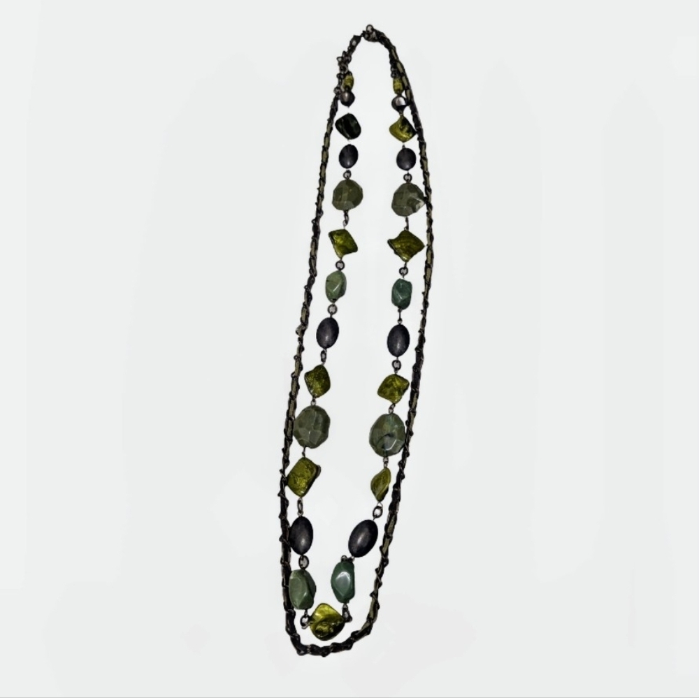Elegant 34" Green Beaded Vintage Necklace